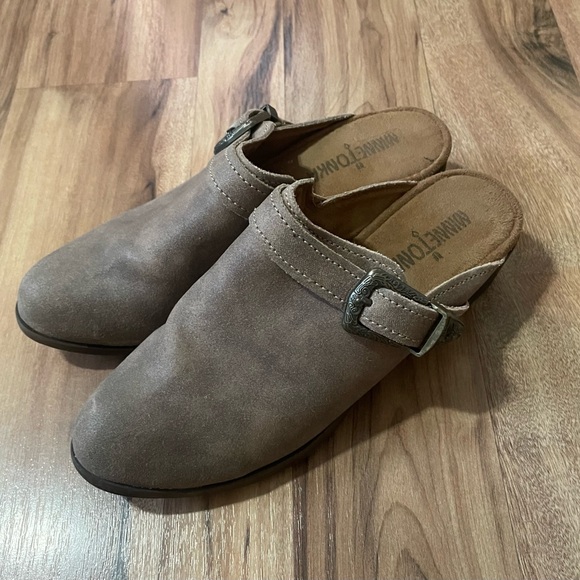 Minnetonka Suede Billie Mules Sz 7 - Picture 3 of 9